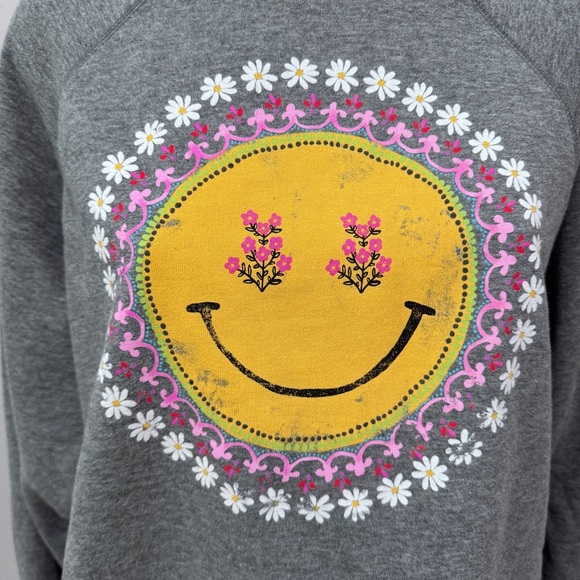 Natural Life Happy Smiley Face Sweatshirt Crop Gray Medium Flowers Daisy - Picture 2 of 5